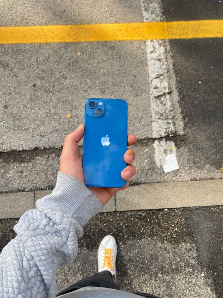 iPhone 13 128GB Blue