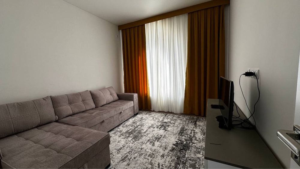 Сдается Евро квартира на Махтумкули 2/1/9 55кв