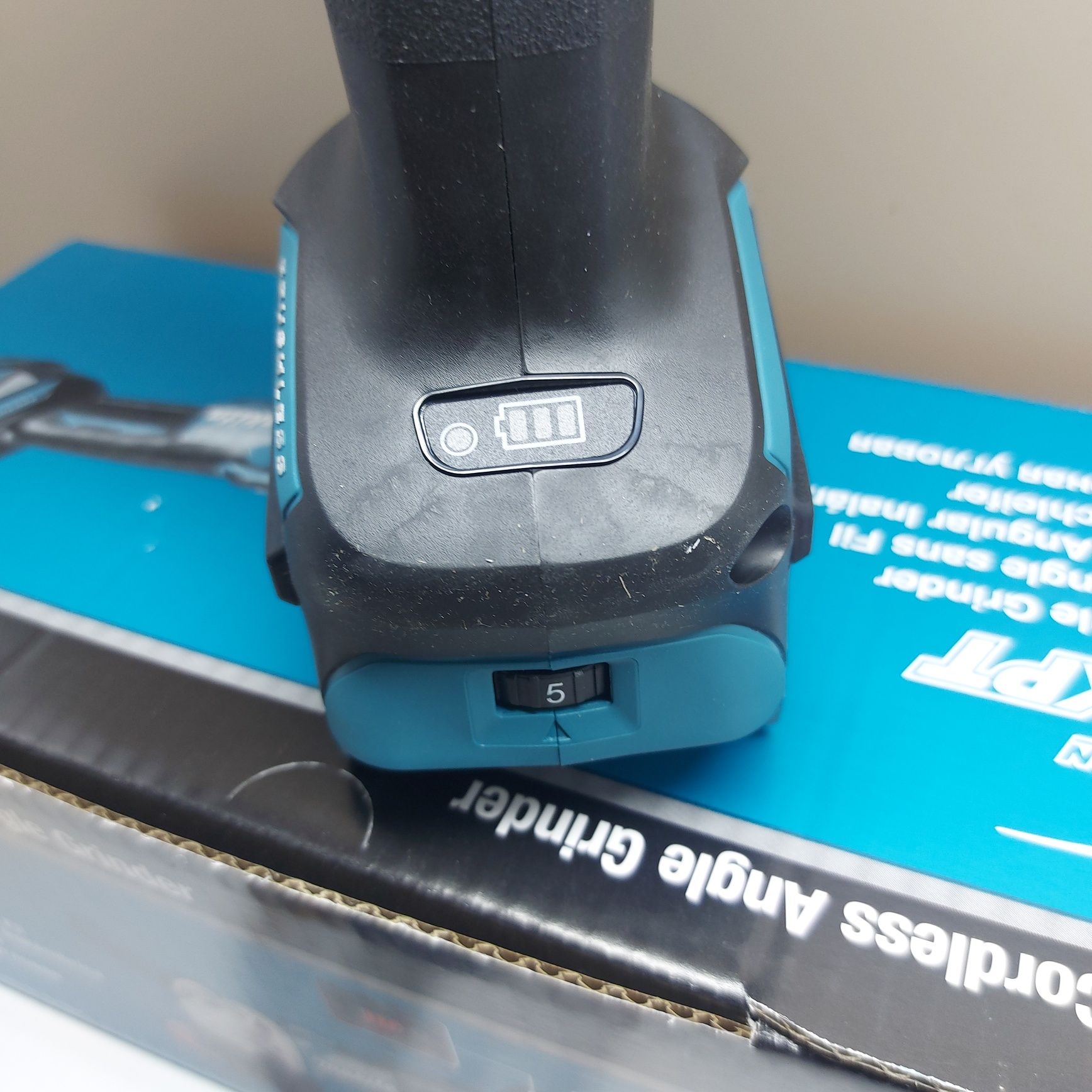ПРОМОЦИЯ.Нов оригинален безчетков ъглошлайф (флекс)  Makita DGA511Z