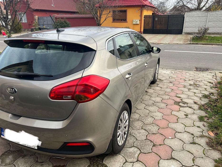 Kia Ceed 2015 • 1.6 Benzină  • 151k km • Stare foarte buna