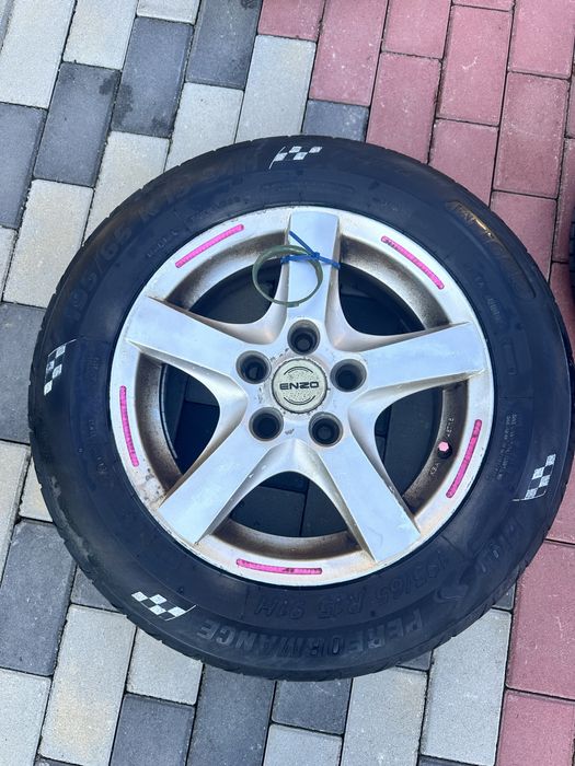 Jante 15 cu 4 cauciucuri de vara 195/65/15 hyundai mazda duster