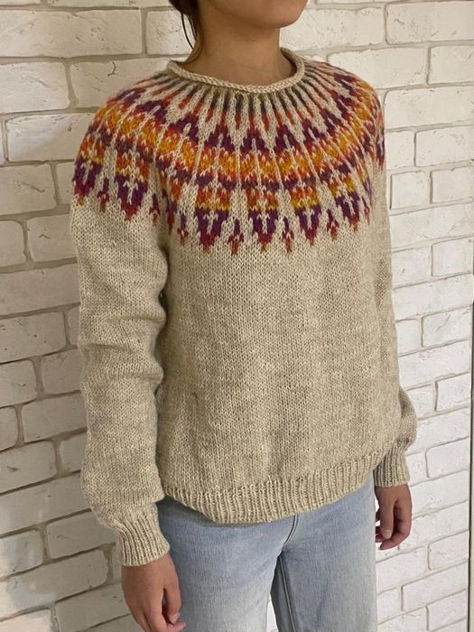 Свитер ручной вязки из 100% шерсти