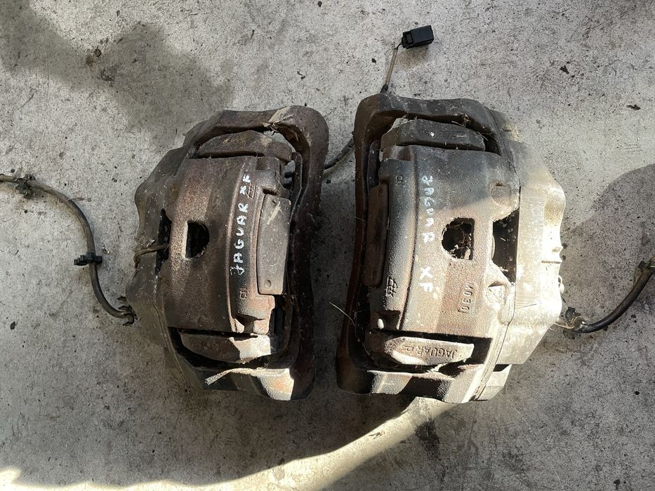 Etrier fata stanga / dreapta Jaguar XF x250