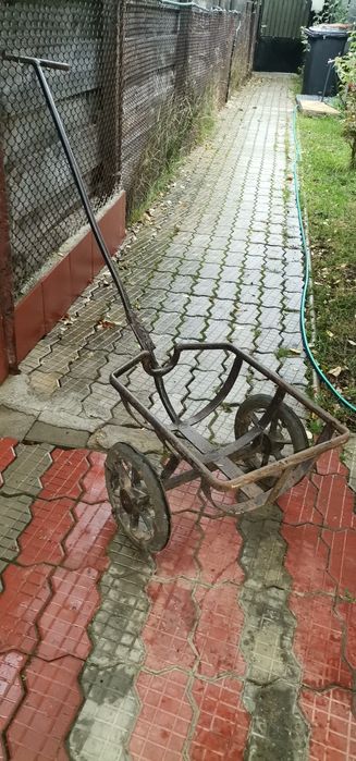 Scară metalică 3. metri lungime cărucior pentru butelie 100 de lei.