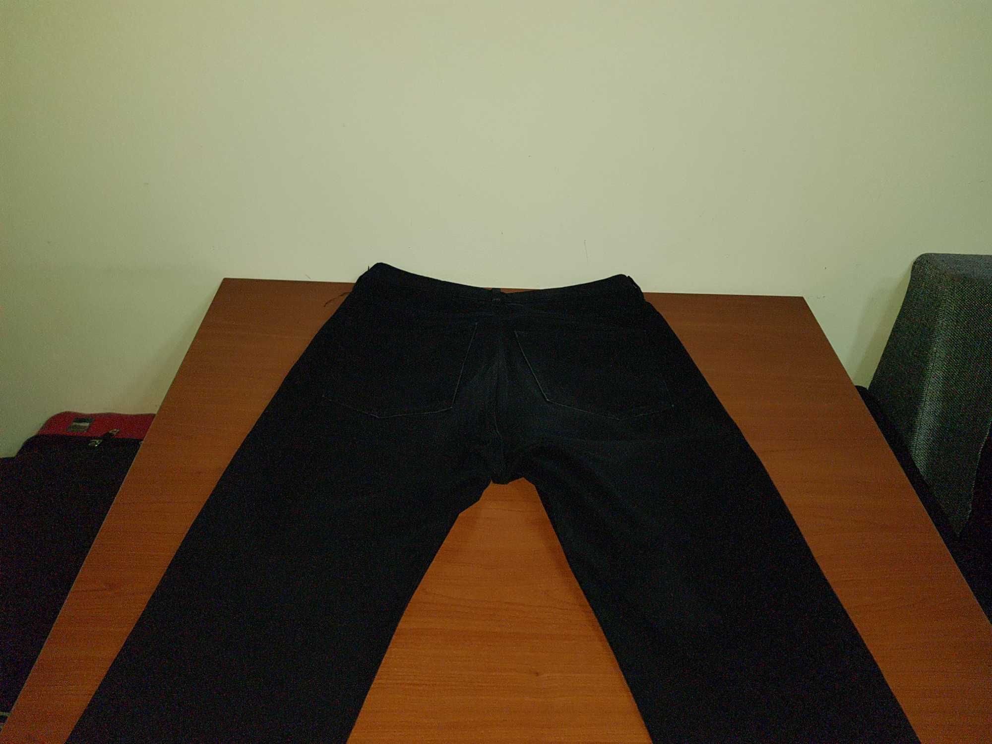 Jeans negru bărbătești 98% bumbac, 2% elastan , mărimea  42