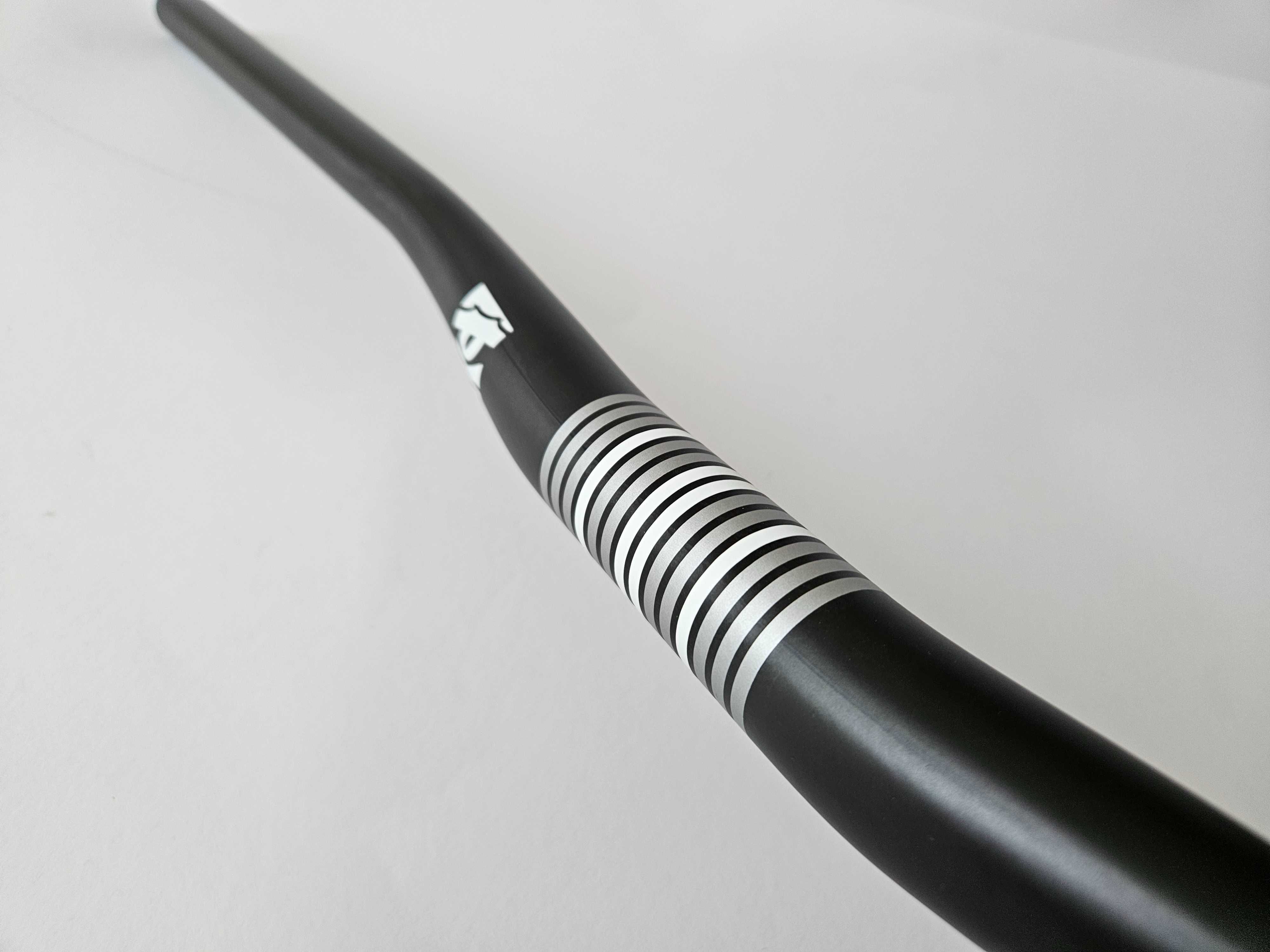 Кормило Race Face SIXC Carbon 31.8x785mm , 20mm Rise