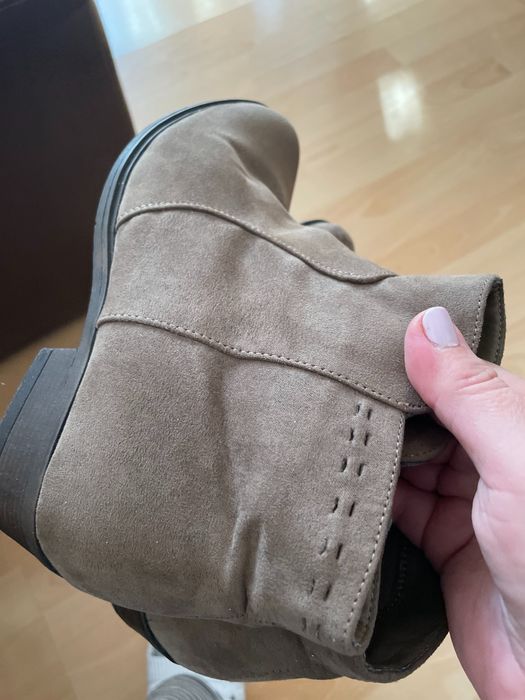 Vând ghete piele întoarsă eco 37