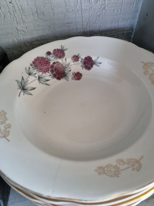 Тарелки фарфоровые,суповые винтажные
