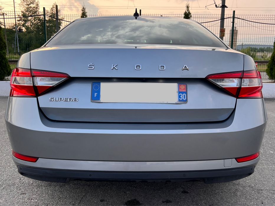 Skoda        superb