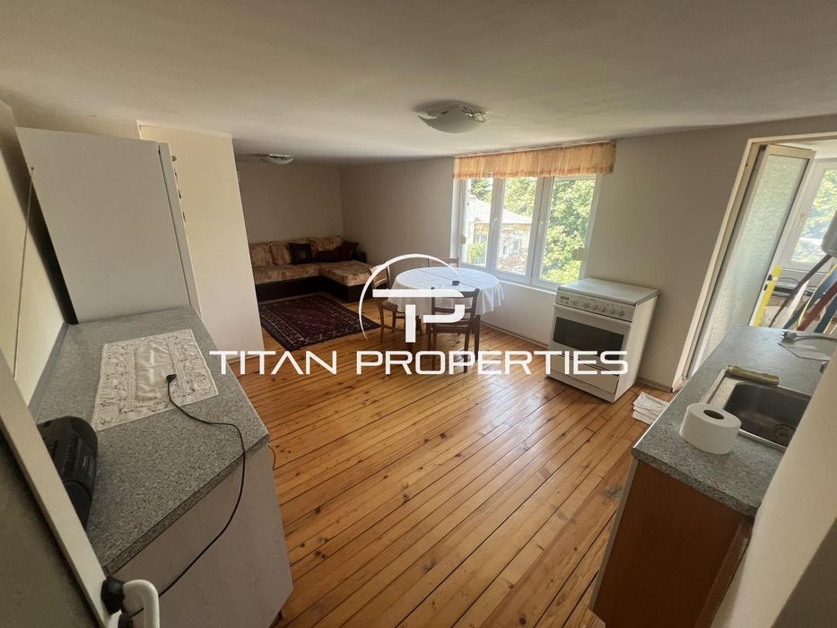 Дава се под наем Тристаен апартамент в Бургас, Център - 120 кв.м за 408 € - Снимка #2