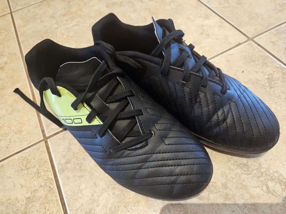 Pantofi sport cu crampoane baieti