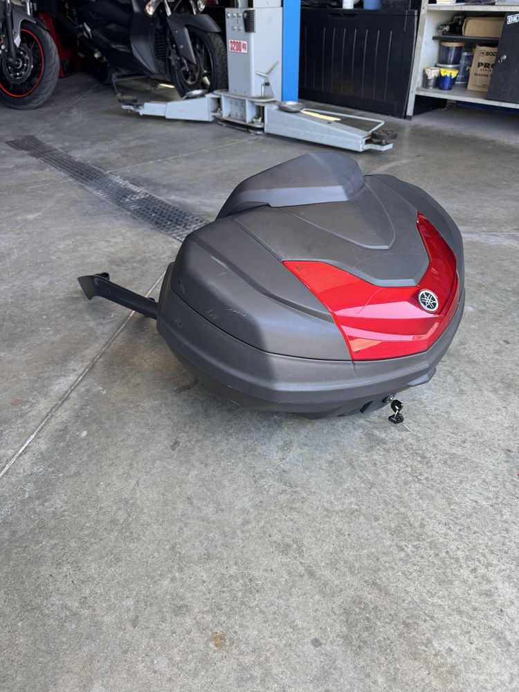 Куфар + стойка за Yamaha T-max 2017-2023