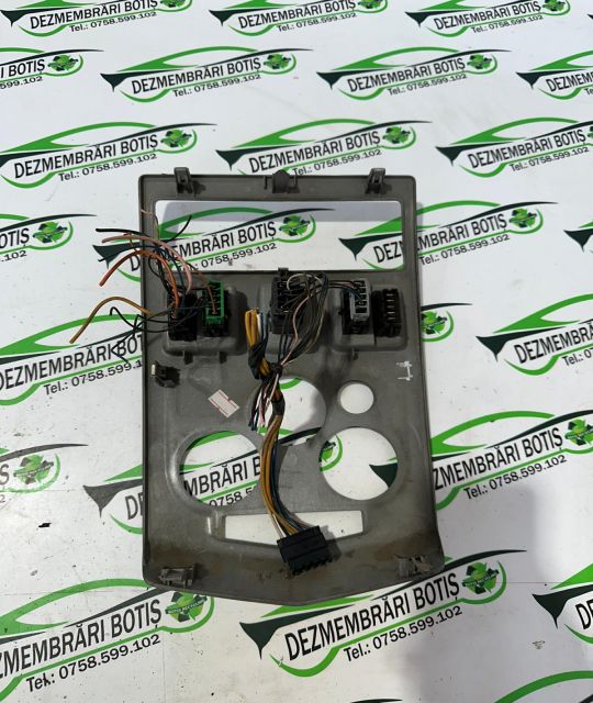 Consola centrala Dacia Logan prima generatie