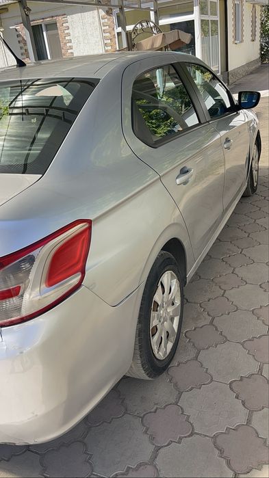 Продам Пежо 301.