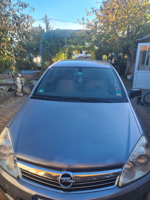 Vânzare Opel Astra H berlina 1.7 Diesel an 2010