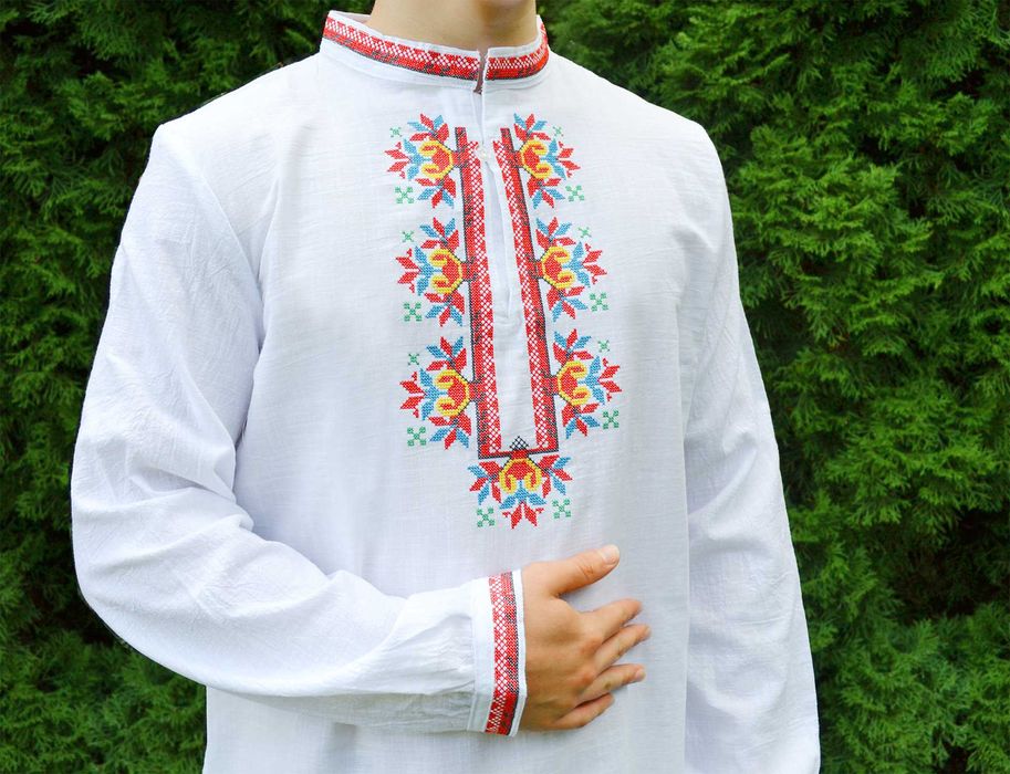 Мъжки ризи с бродирана шевица от производител