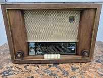 Vând Radio cu Lampi marca Lorenz, fabricat 1953,made in Germany