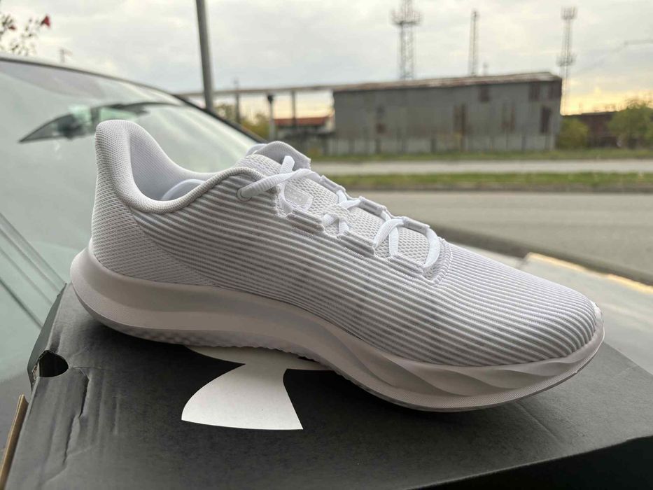 Маратонки Under Armoud 45 размер  29см стелка