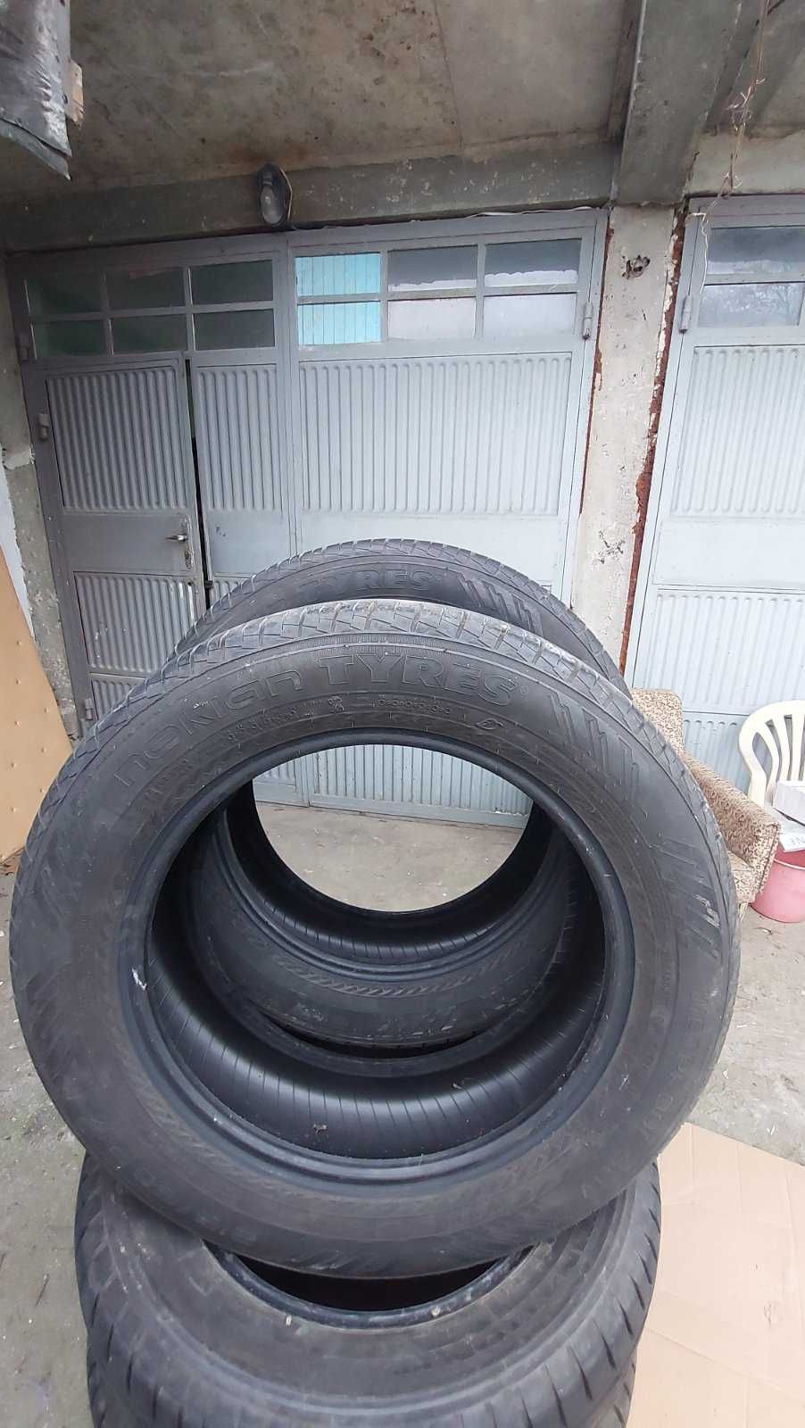 Nokian  215/60 R17 2бр.