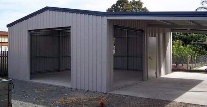 Garaje pe structura metalica invelite cu panouri sandwich