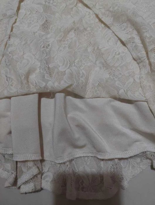 Rochie dantelă evenimente S spate descoperit crem