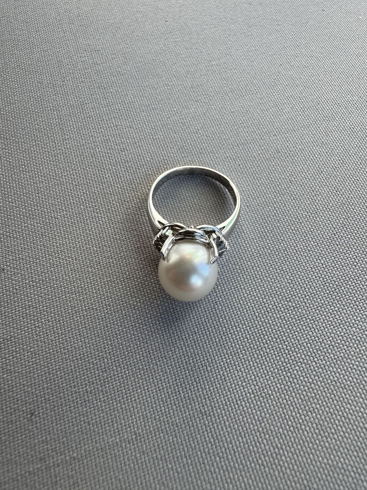 Inel din platina, perla si diamante
