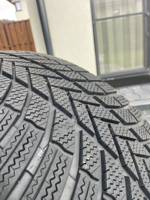 Vand 4 anvelope iarna Bridgestone R21 285/40 ca Noi!