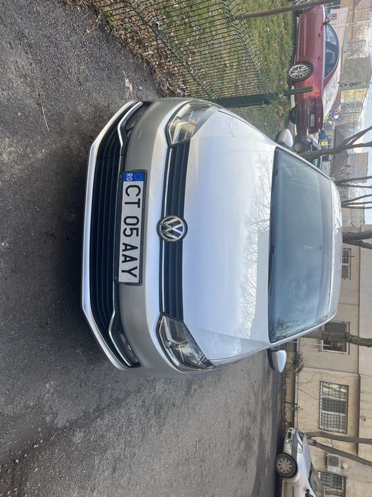 Vand Volkswagen polo 1,4 TDI  2015 pret 6000euro