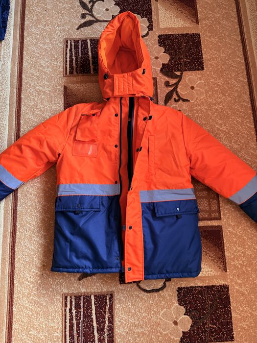 Зимняя одежда для работы.