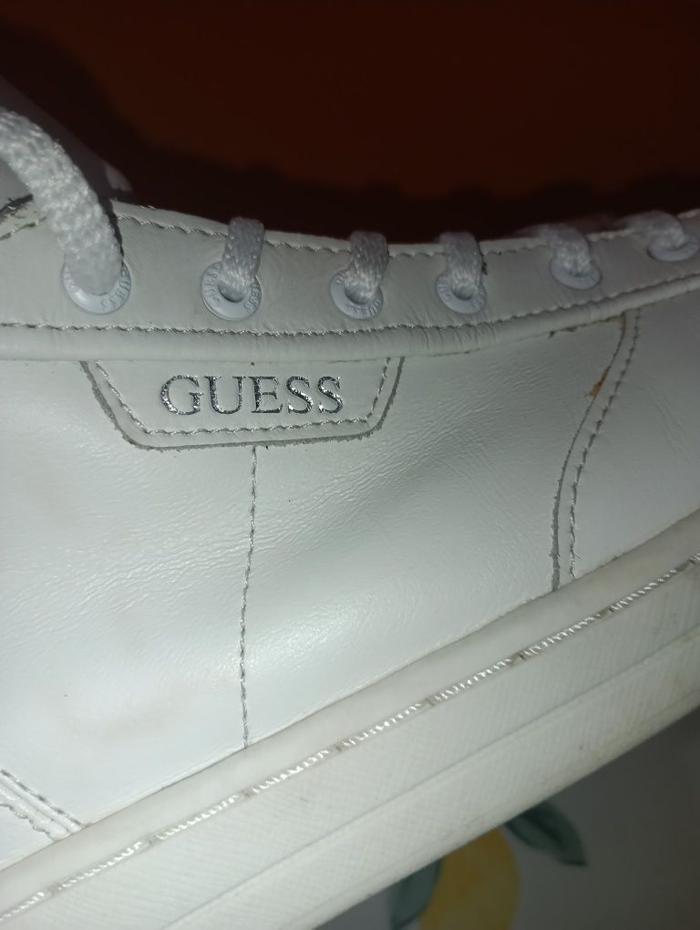 Guess кожени N 42 - 27 лв