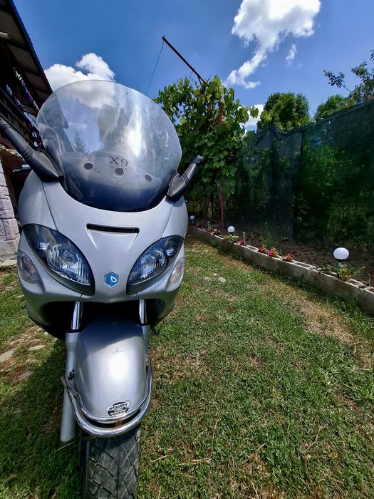 Vând piaggio x9 125 4t