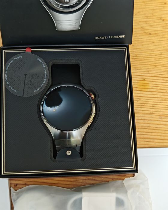 Hauwei watch 5 нов