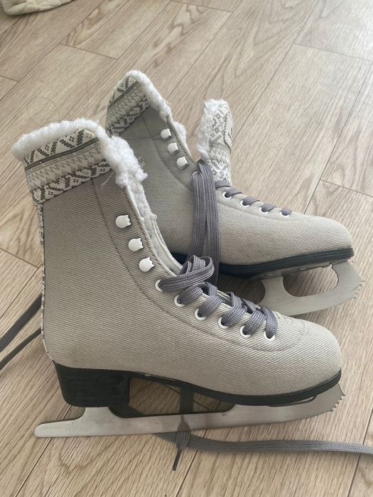 Продам зимние коньки