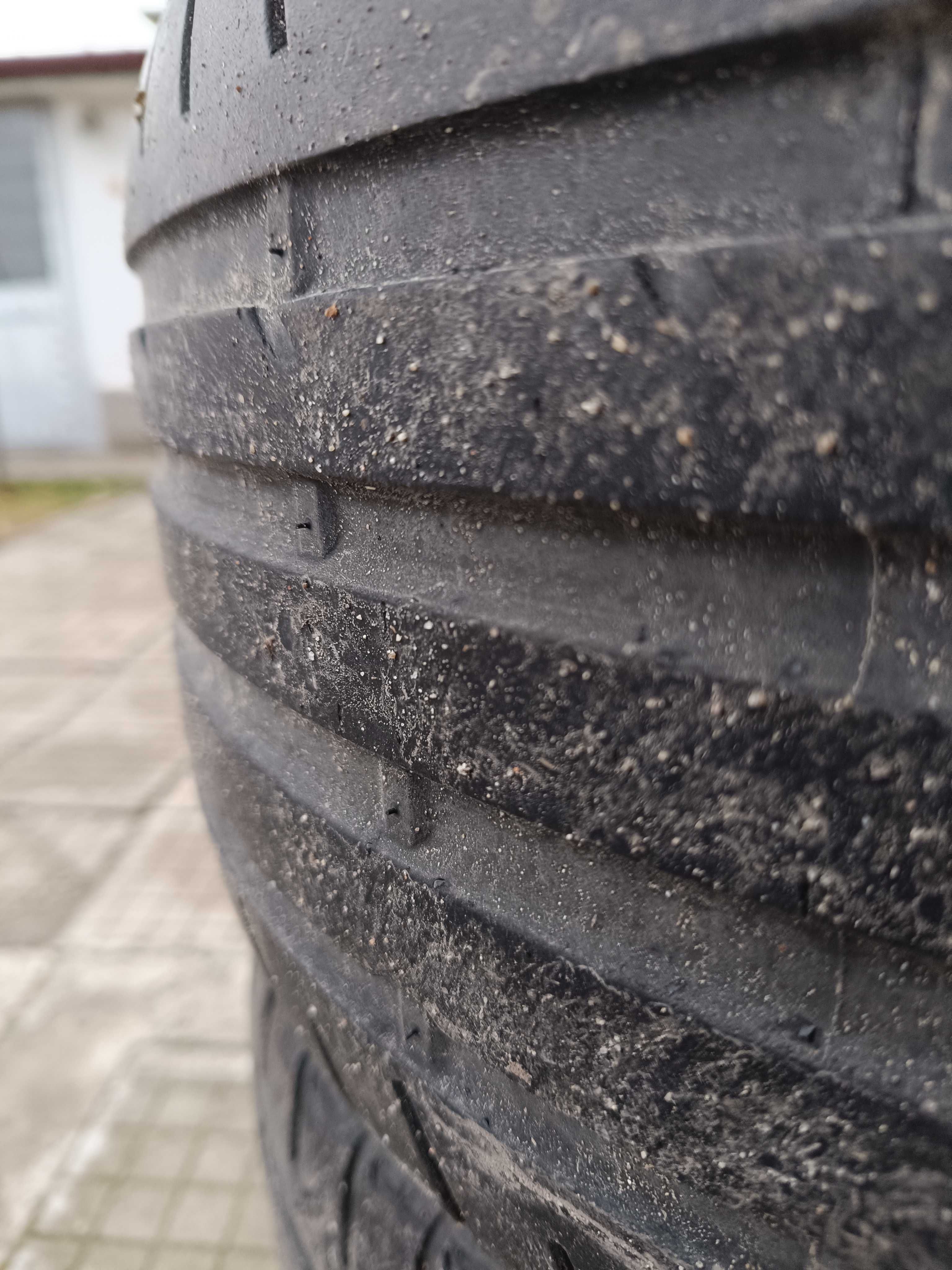 Гуми 225/45/R17 - 4 броя (30 лв. Броя)