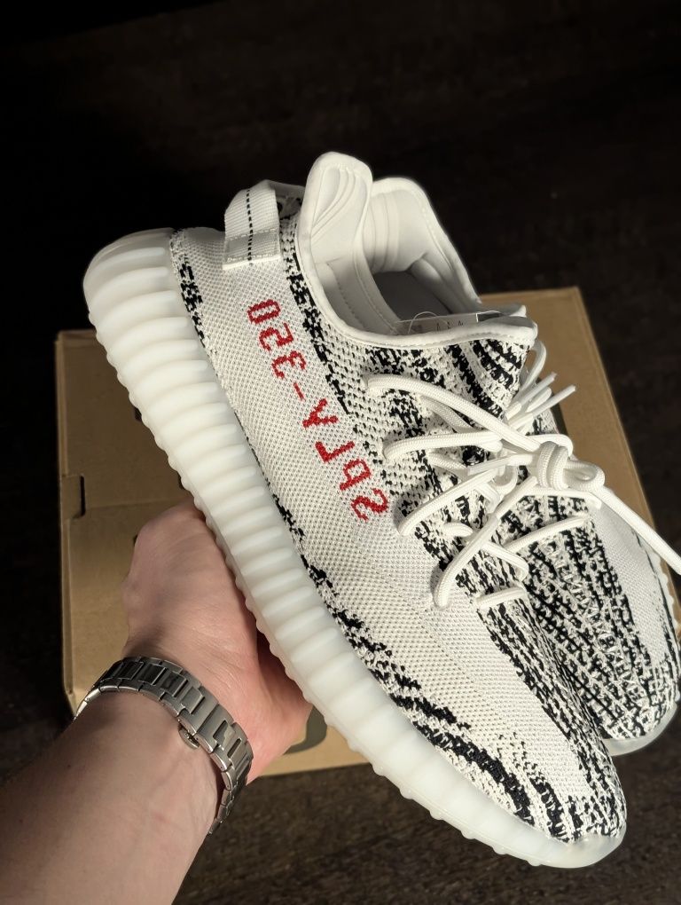 Yeezy 350v2 zebra 47