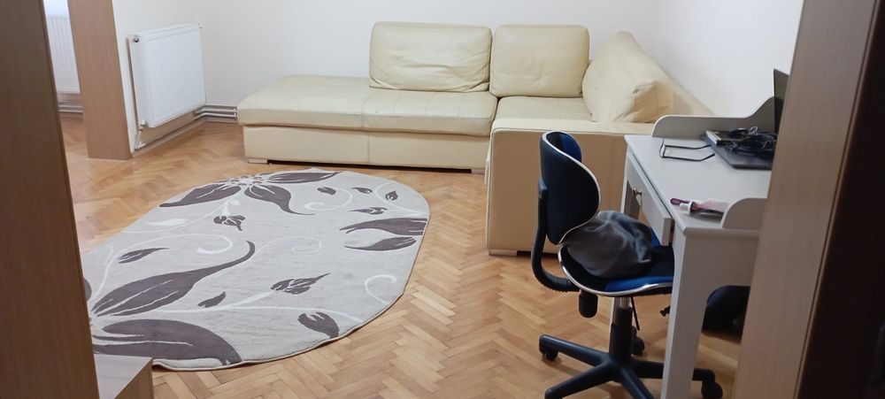 Apartament de închiriat