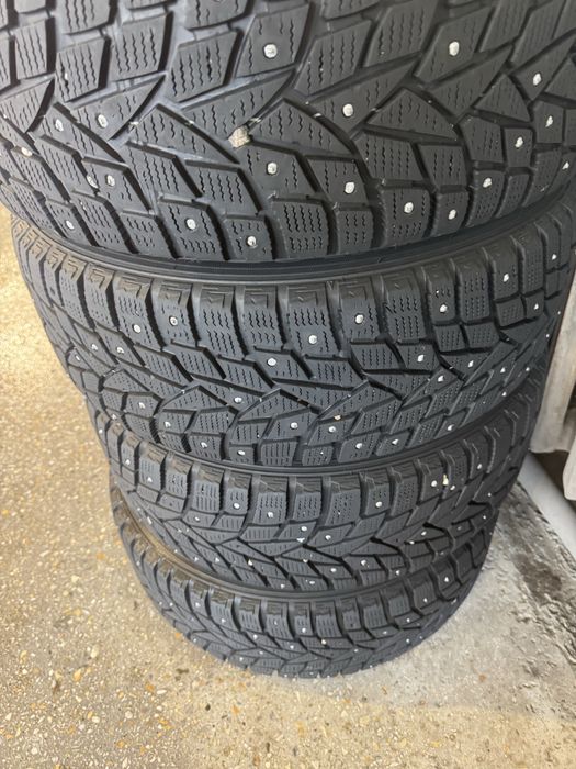 Шина DUNLOP 205/55R16 шипованные