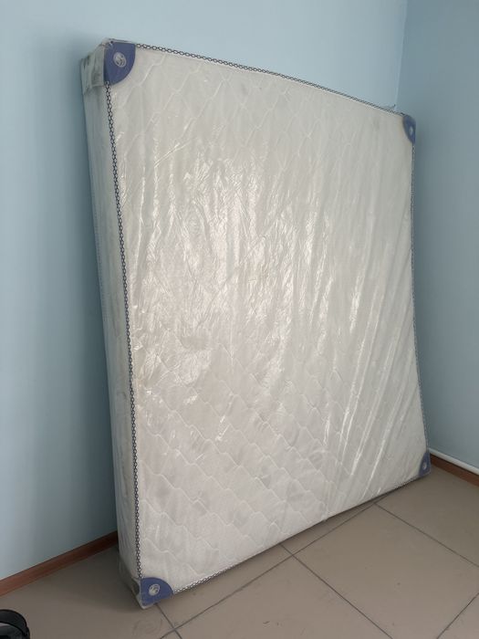 Продам 2-спальный новый матрас 180*200