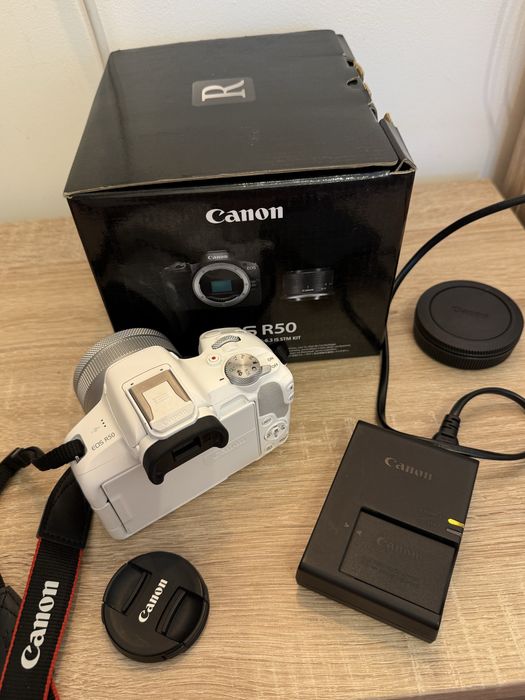 CANON EOS R50 Mirrorless Alb, Garantie Altex!