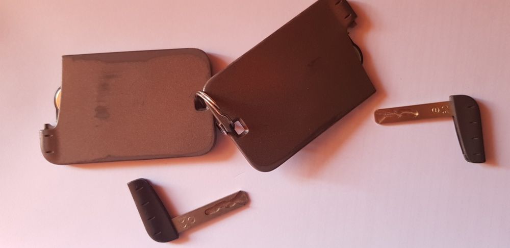 Cheie Renault Laguna originale cu cip si placa