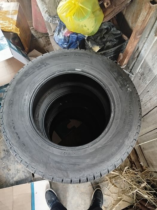 Шины зимние  265/65R17