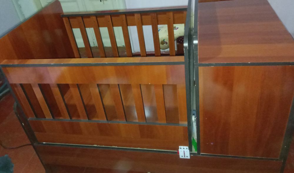 Детская кроватка