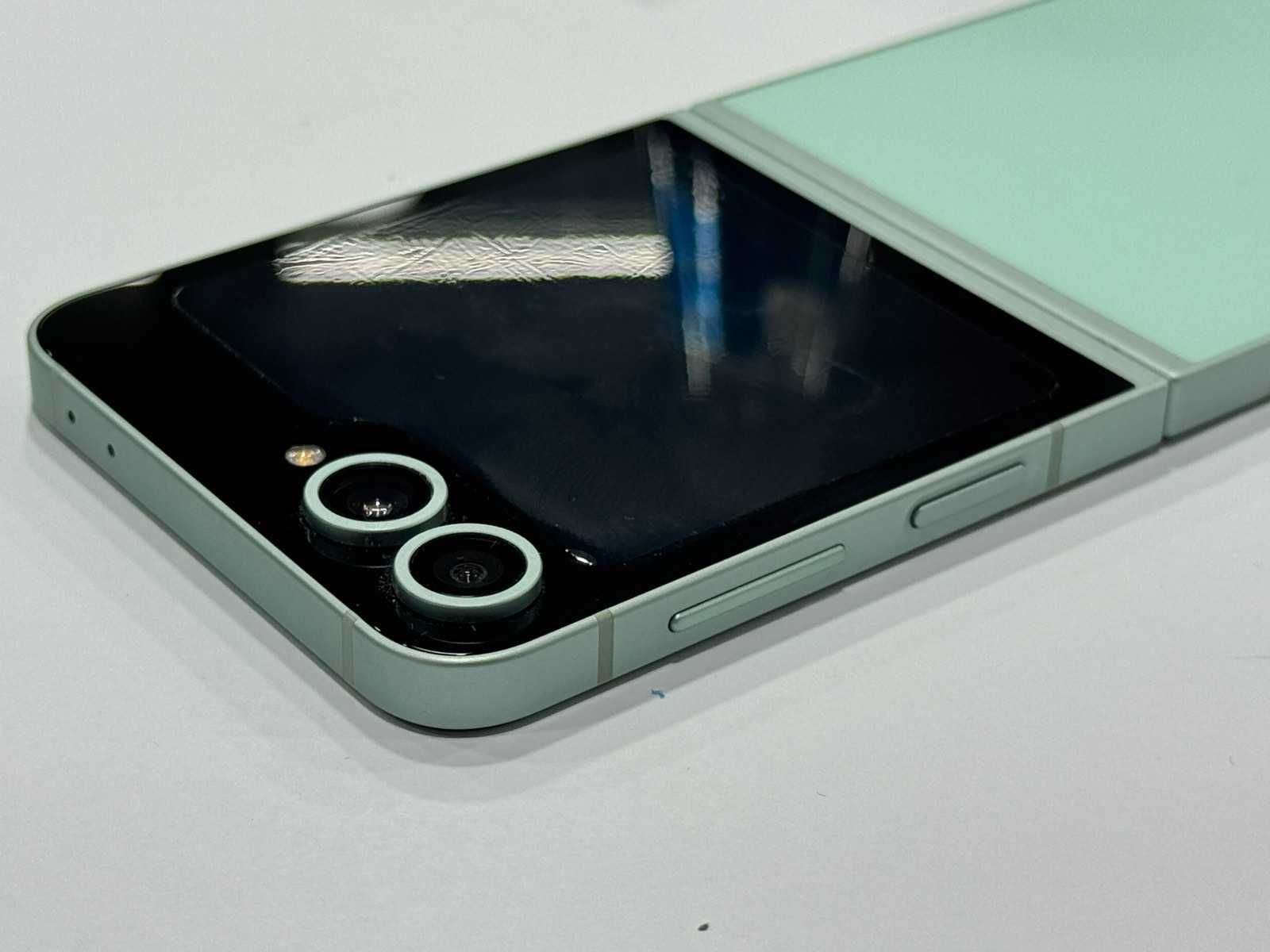 Samsung Galaxy Z Flip6 5G 512GB 12GB RAM