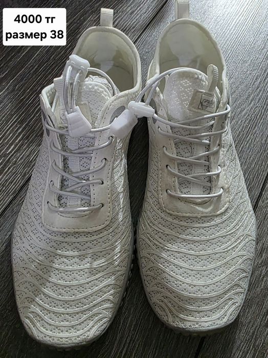 Продам кроссовки для подростков, для девочек, б/у