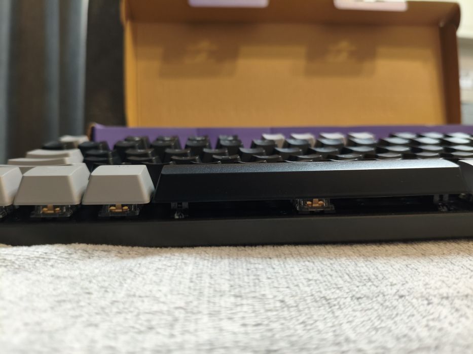 Tastatură mecanică Qisan – gaming, cu iluminare LED, layout american,