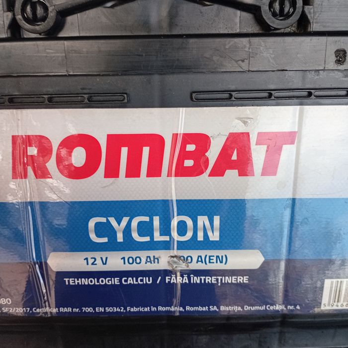 Baterie  de vanzare 250 lei