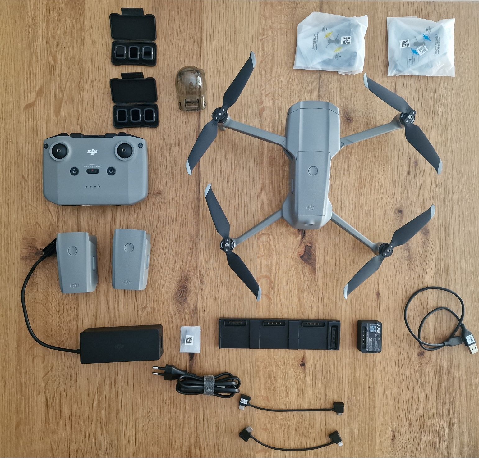 Дрон DJI Mavic Air 2 Fly More Combo