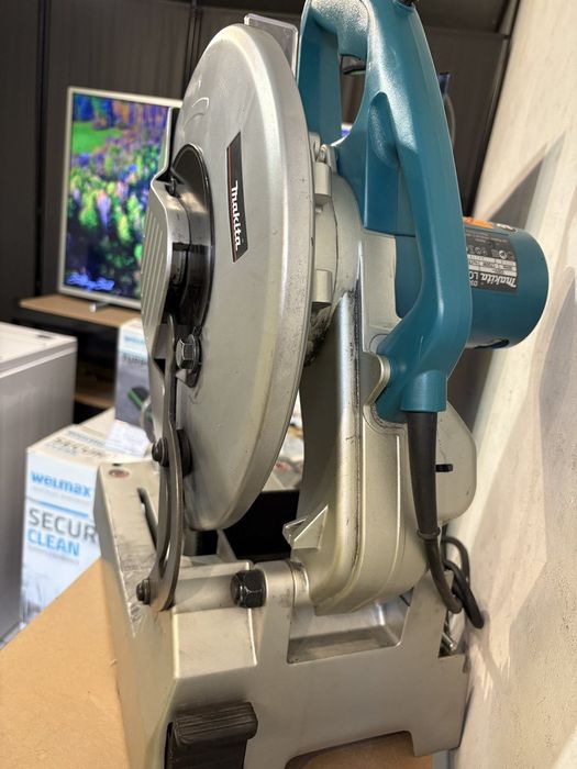 Отрезна машина Makita LC1230