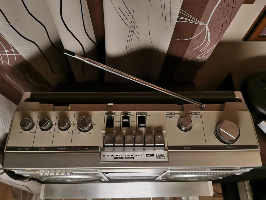 Radiocasetofon/portabil Hitachi trk-7910ez