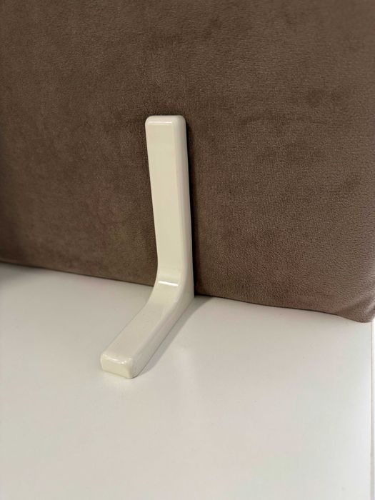 Бюро / маса Vihals от IKEA с борд/панел от iScreen.design
